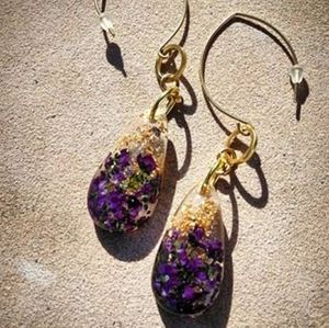 Real allysum flowers and gold flake earrings